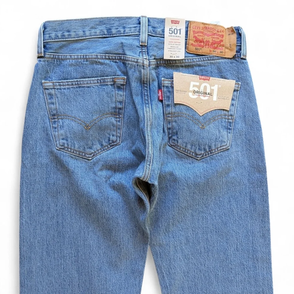 Levi’s 501 Original Fit Jeans 30x30 Light Stonewash Button Fly Modern Vintage